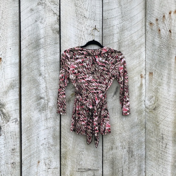 Ann Taylor LOFT | brown and pink v-neck top - Picture 2 of 5